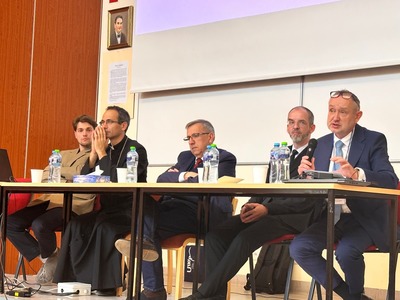 image: Doświadczenia
religii a polska tożsamość: dr Paweł Wróblewski w panelu dyskusyjnym